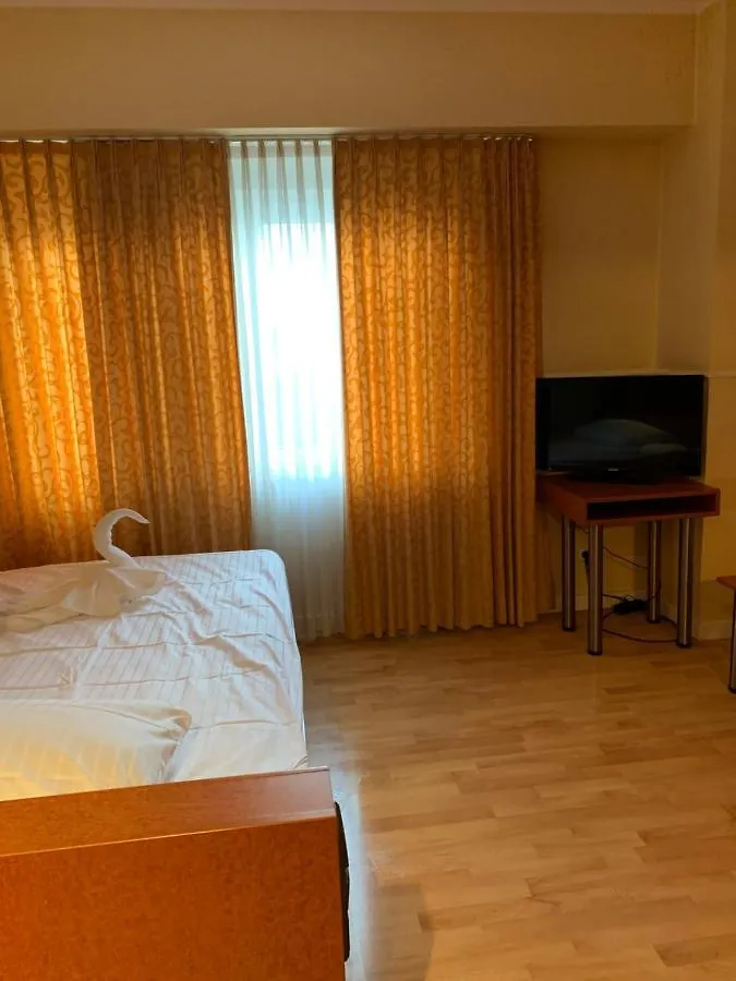 Affittacamere A 57 Koln Longerich 10 Min Zum Zentrum