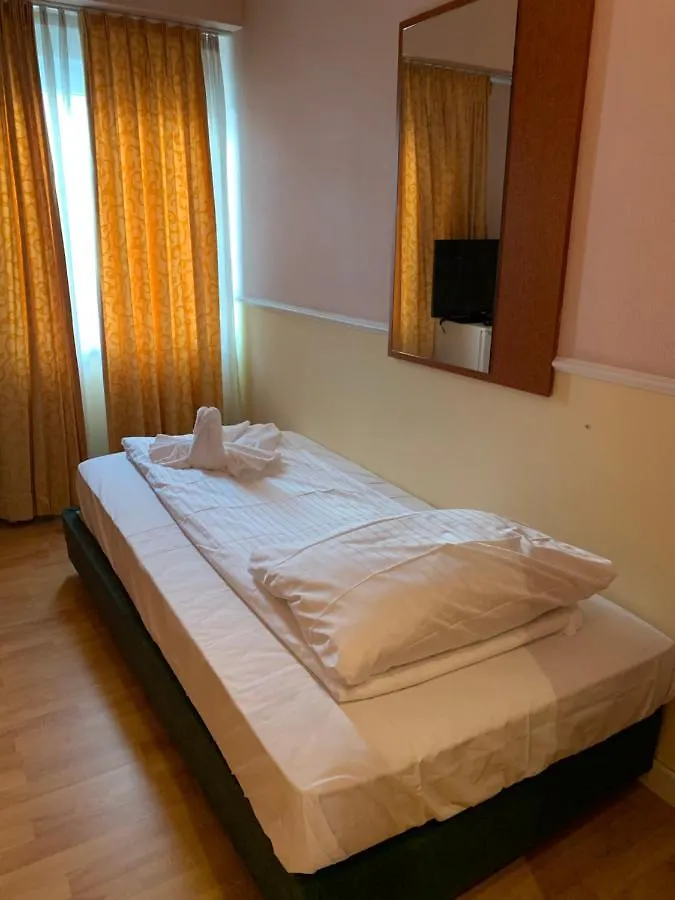 A 57 Koln Longerich 10 Min Zum Zentrum Affittacamere Colonia
